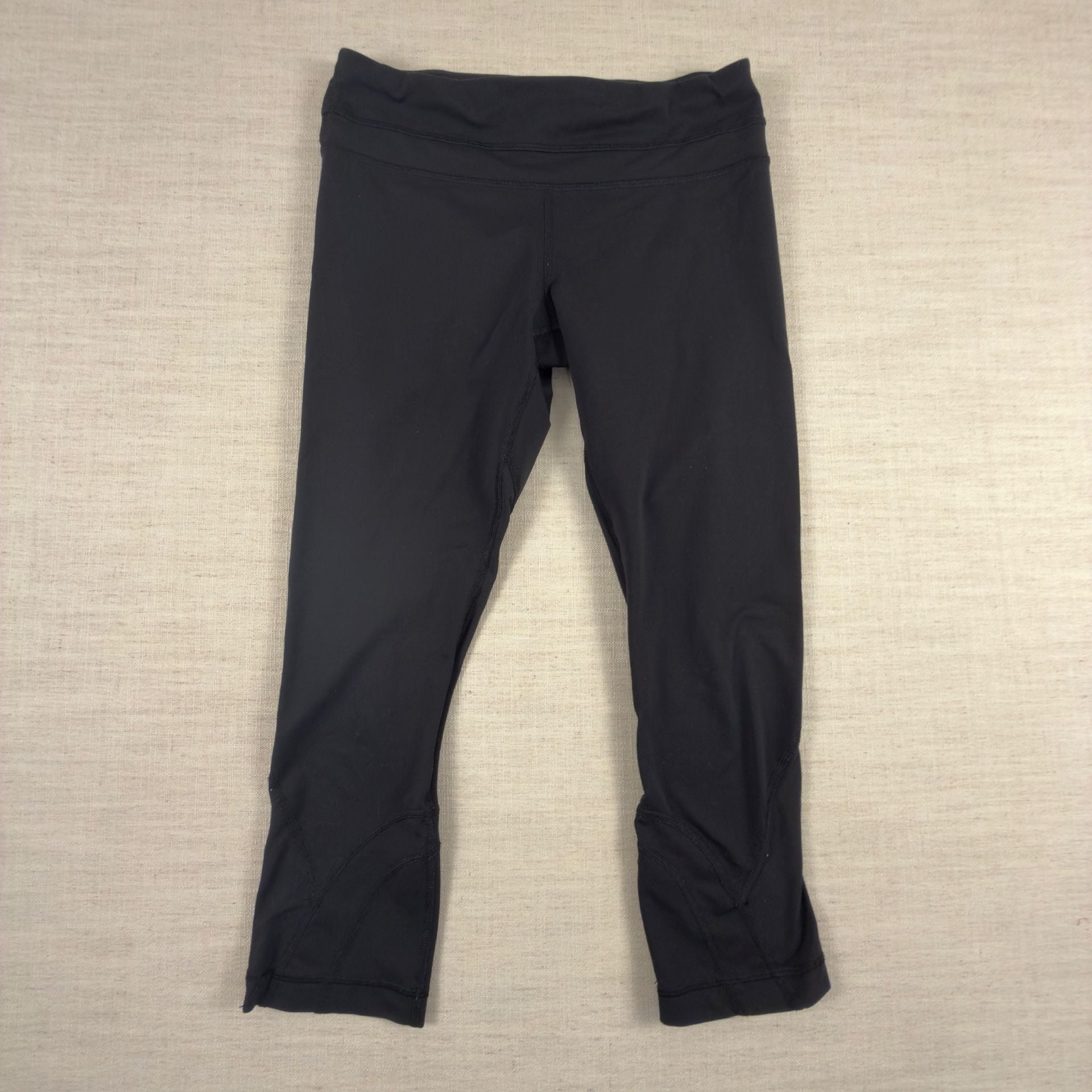 Lululemon Women's High Rise Crop Leggings 23” Black Size 6 EUC 2