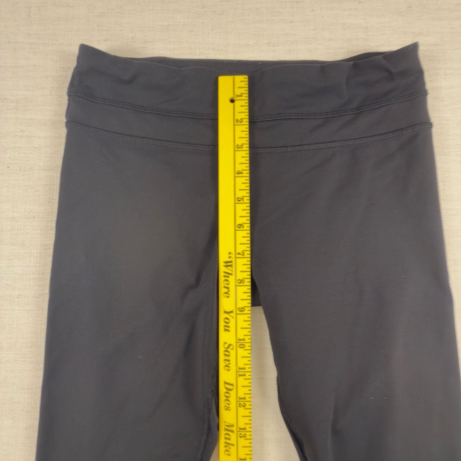 Lululemon Women's High Rise Crop Leggings 23” Black Size 6 EUC 6