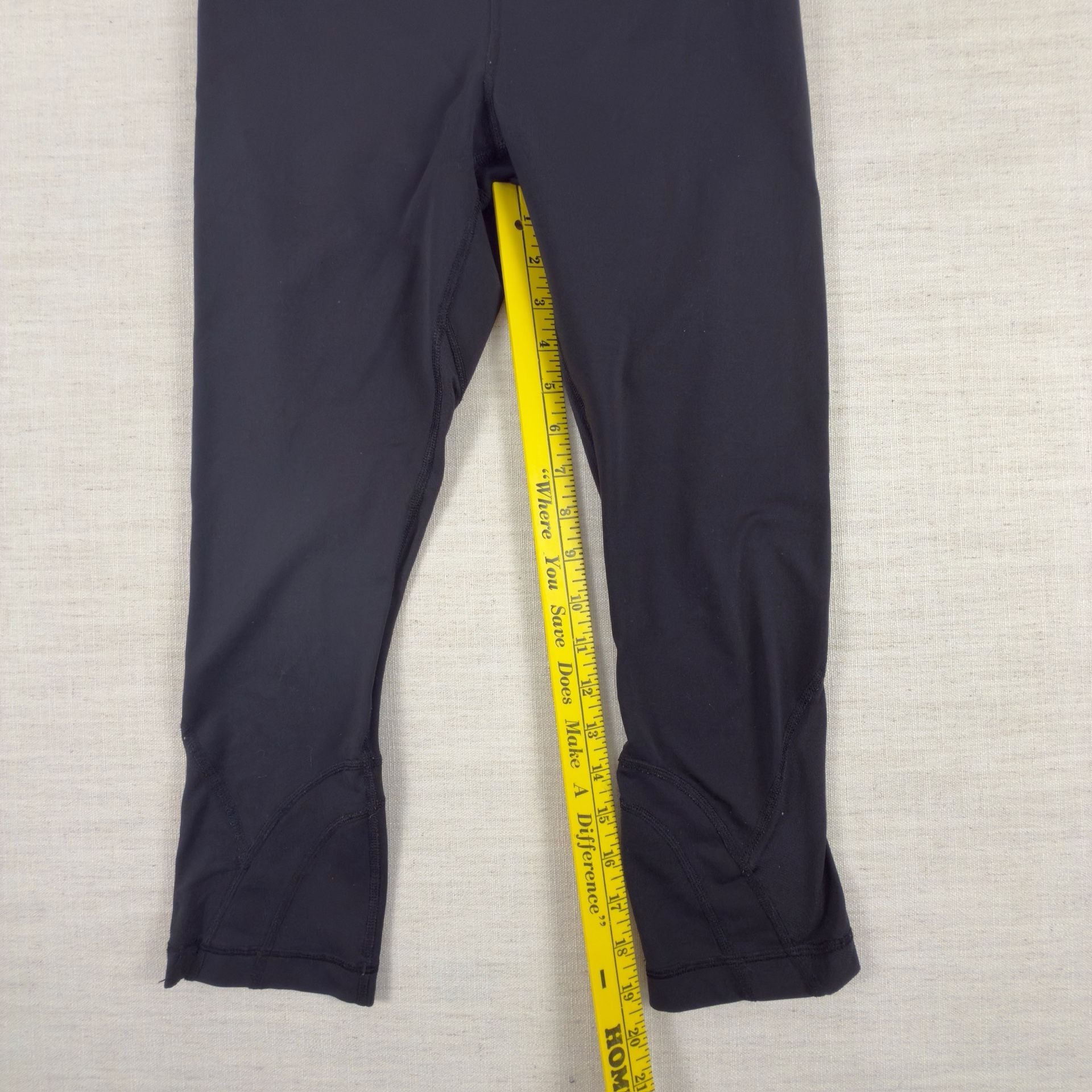 Lululemon Women's High Rise Crop Leggings 23” Black Size 6 EUC 7