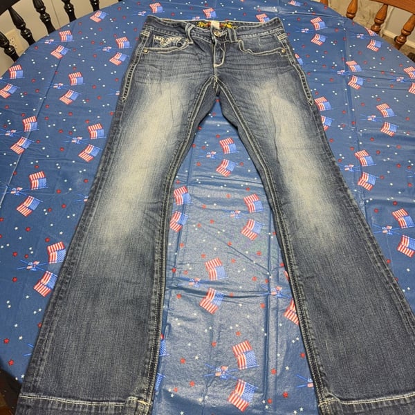 Women's Embroidered Pocket Bootcut Jeans Size 