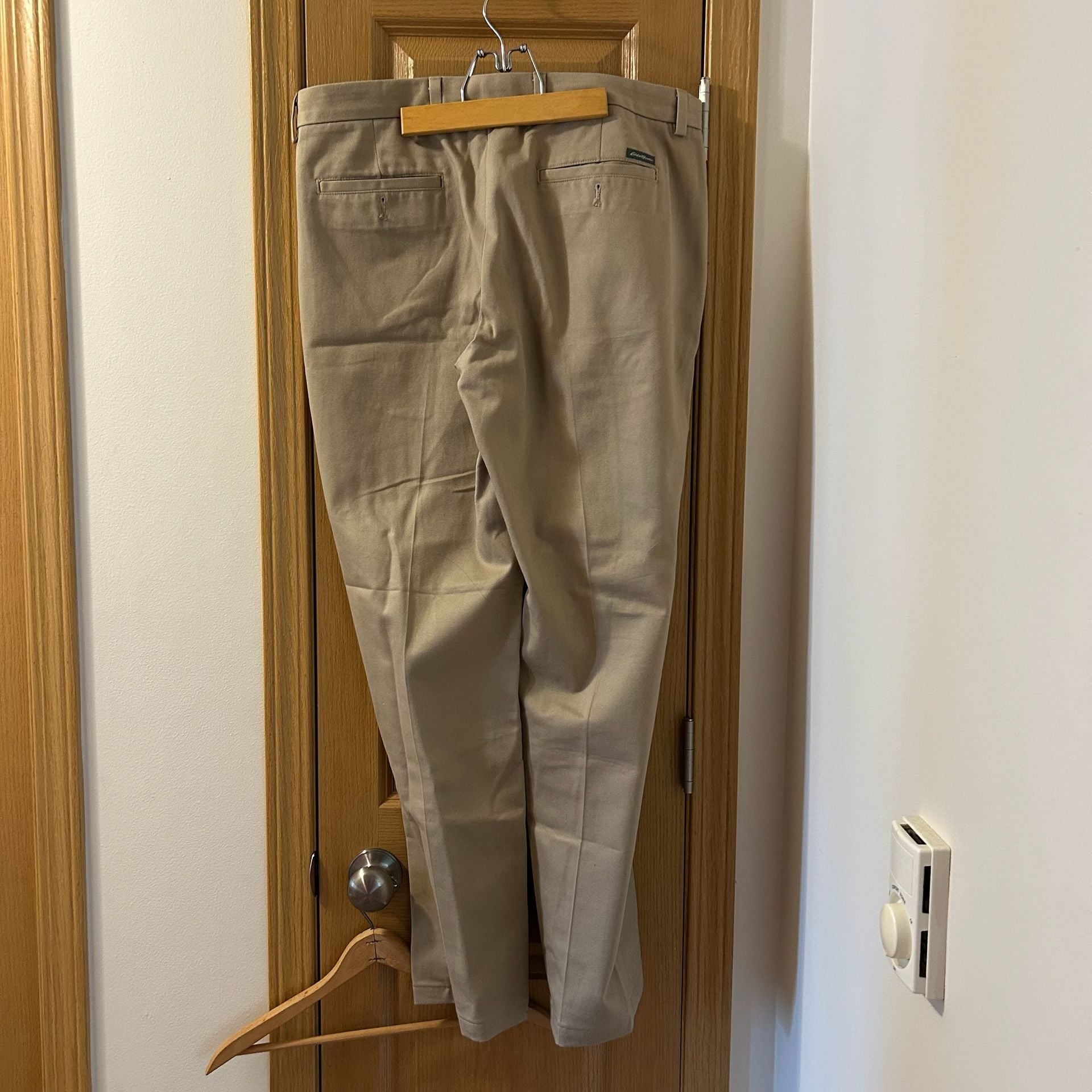 Eddie Bauer Men's Khaki Chino Pants size 35 5