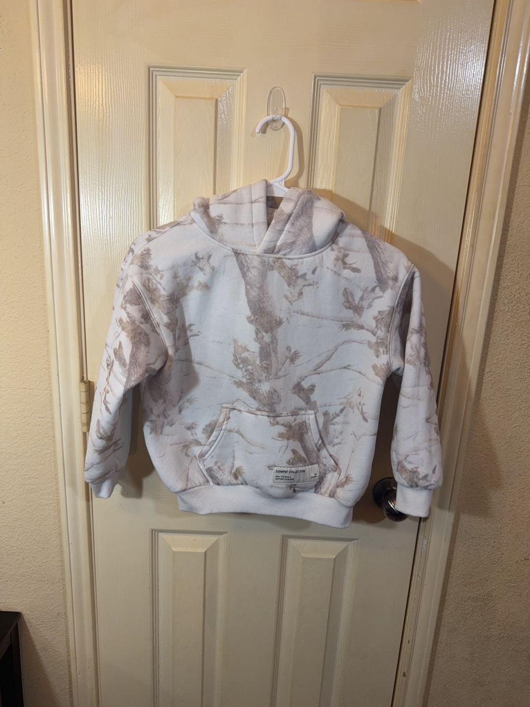 Comfrt Collection Tree Camo Hoodie Size XS 2
