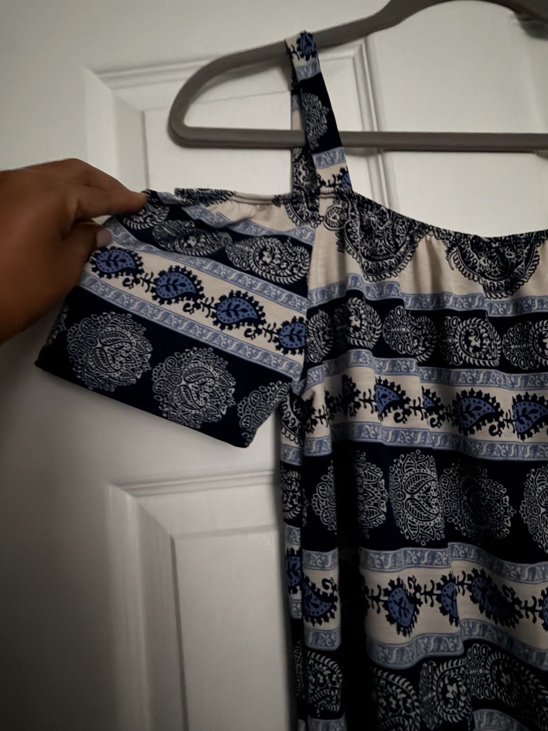 Sew In Love Paisley Print Cold Shoulder Top Size Medium 3