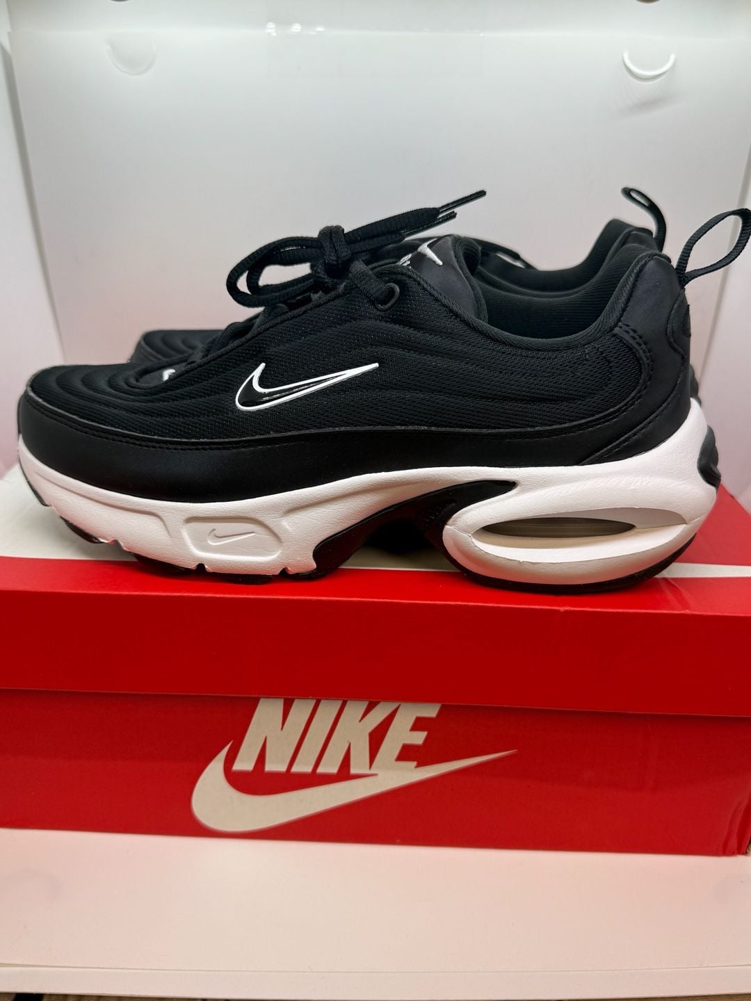 Nike Air Max Portal Womens Size 8 Sneakers Black/White Shoes 4