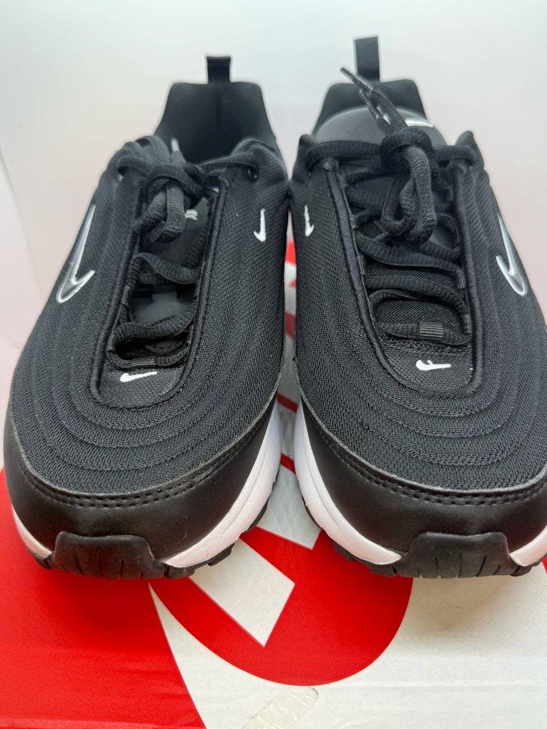 Nike Air Max Portal Womens Size 8 Sneakers Black/White Shoes 7