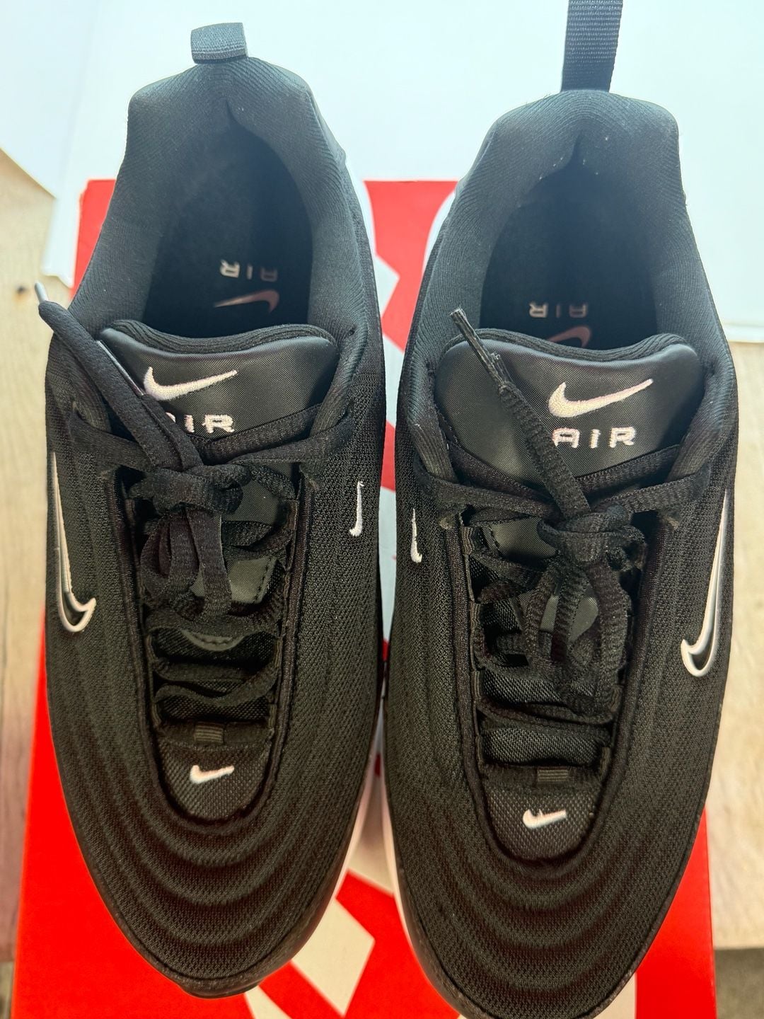 Nike Air Max Portal Womens Size 8 Sneakers Black/White Shoes 8