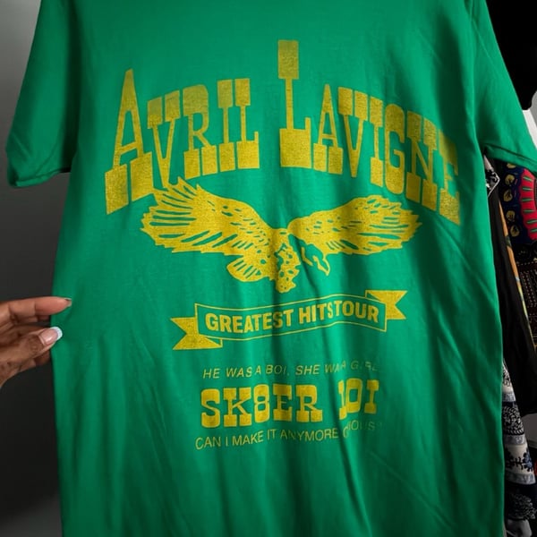 Avril Lavigne Greatest Hitstour Sk8er Boi Graphic T-Shirt Size S