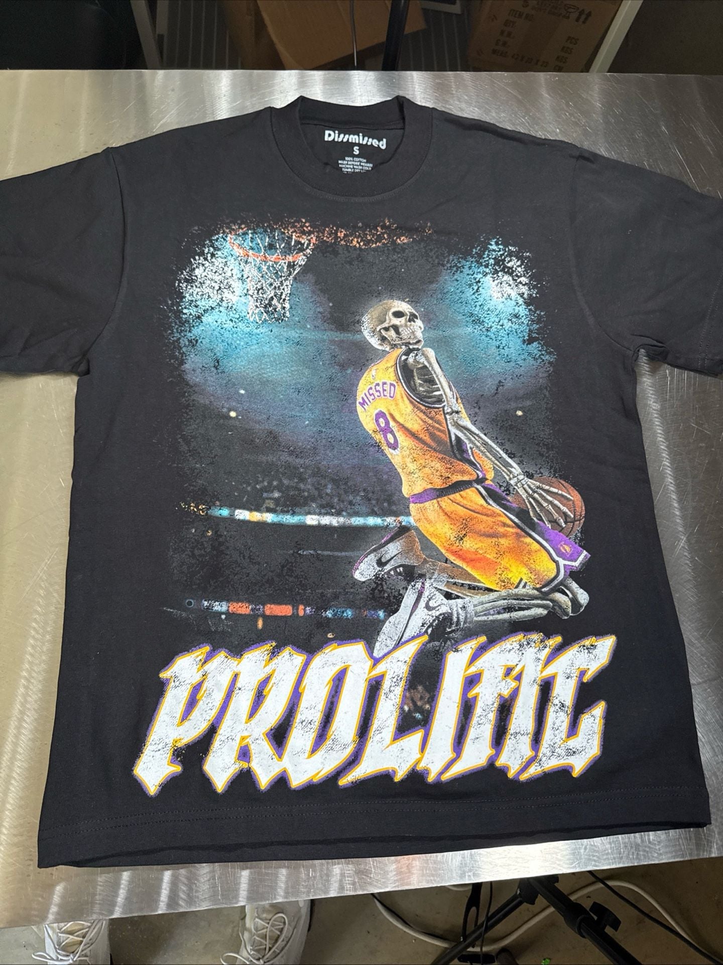 Dissmissed Prolific Skeleton Basketball Graphic T-Shirt Size Small 2