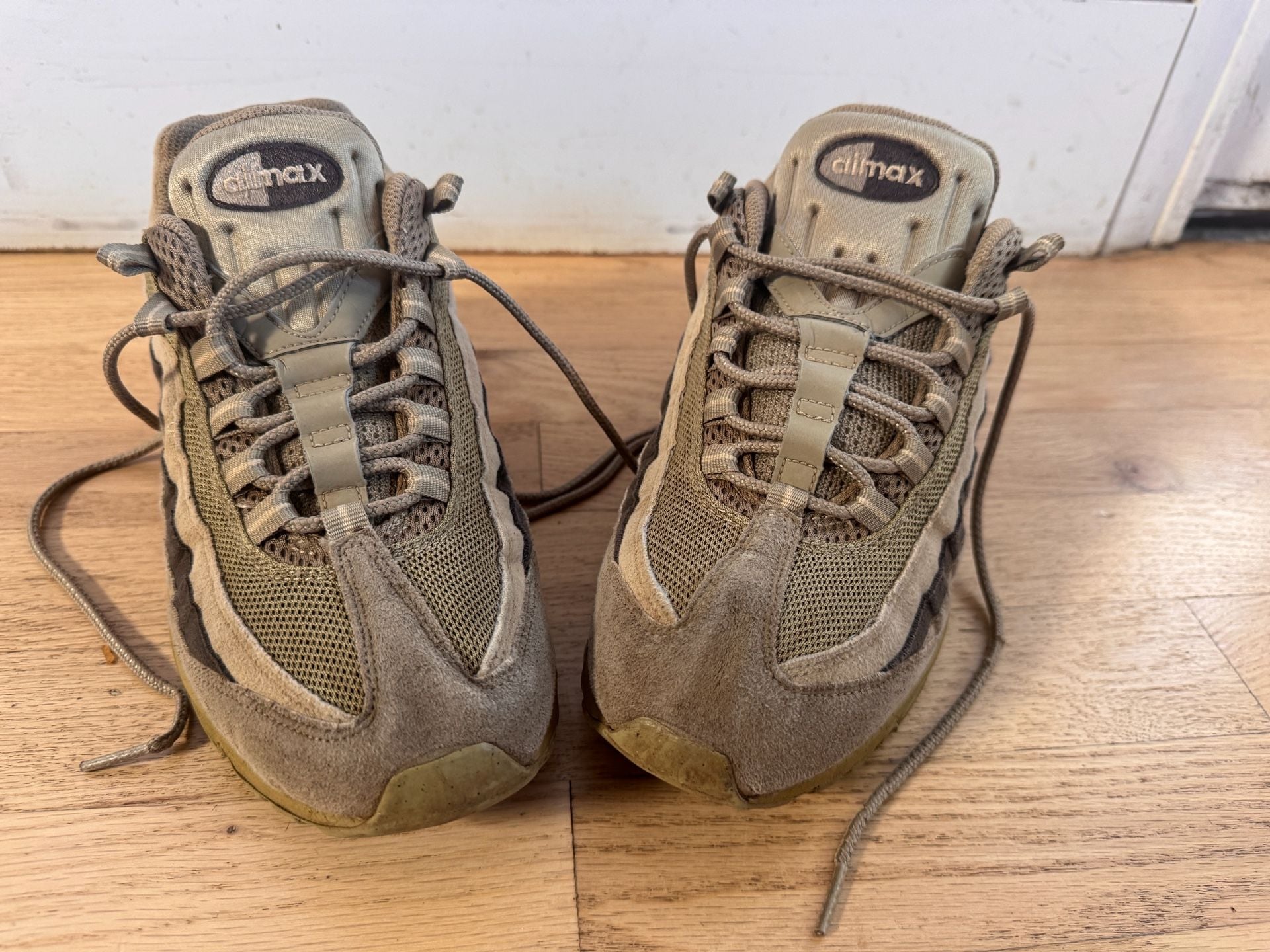 RARE Hard To Find Nike Air Max 95 Size 9.5 Brown Sneakers 609048-200 1