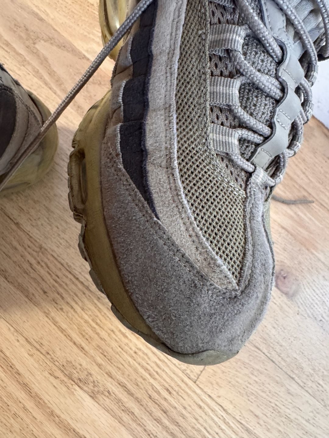 RARE Hard To Find Nike Air Max 95 Size 9.5 Brown Sneakers 609048-200 4
