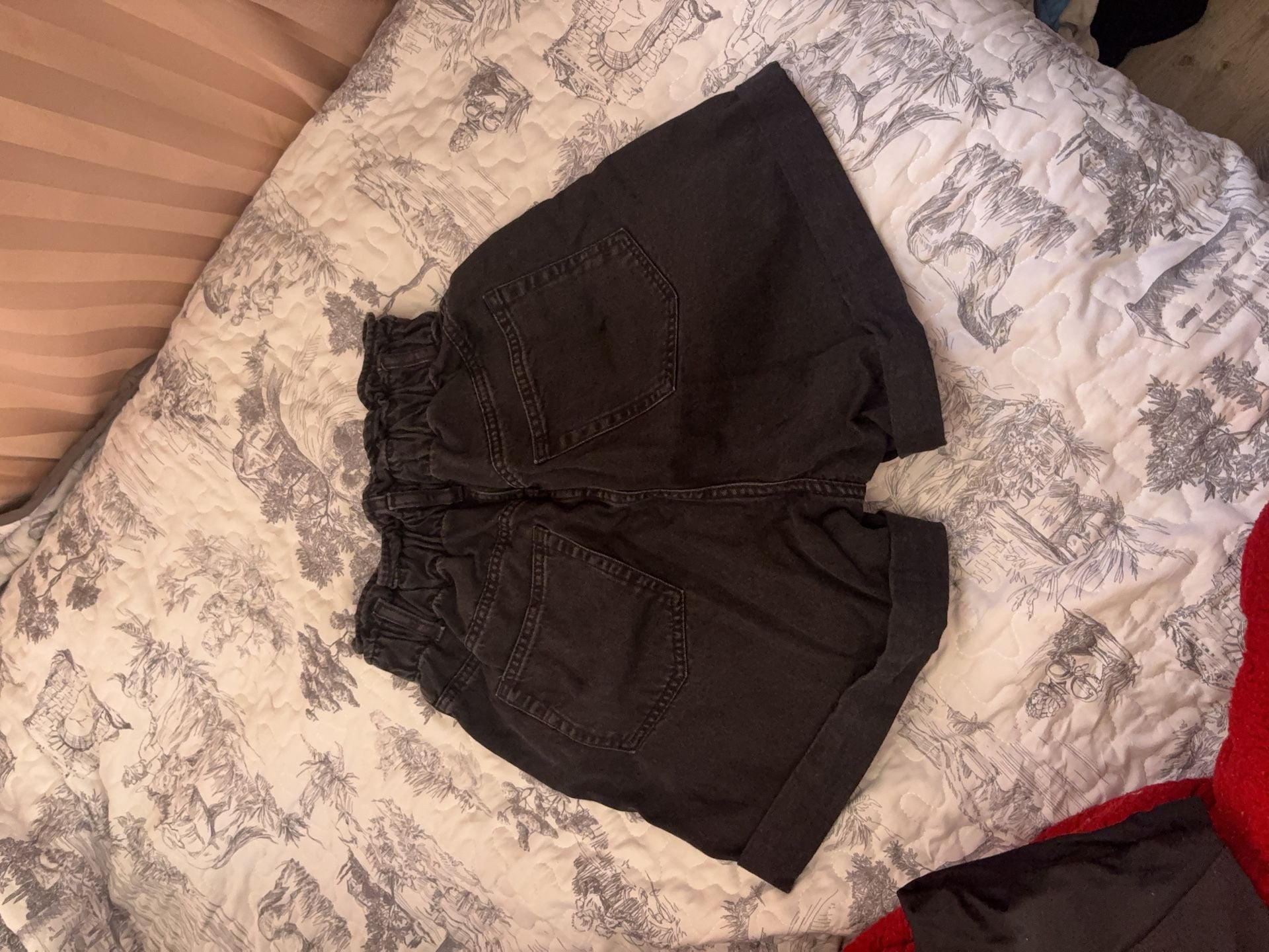 H&M Black Denim Paperbag Waist Shorts Size 6 3