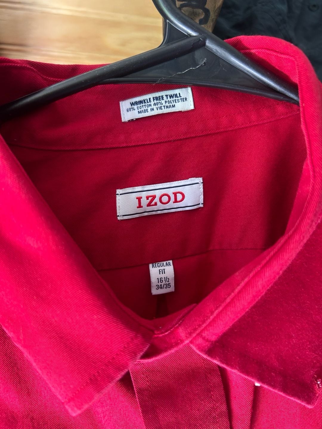 IZOD Men's Red Wrinkle Free Twill Button Down Shirt Size 16 1/2 34/35 3