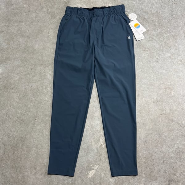 Vuori Fleet Pants Mens Size Medium Blue Navy Athletic Joggers Brand New With Tag
