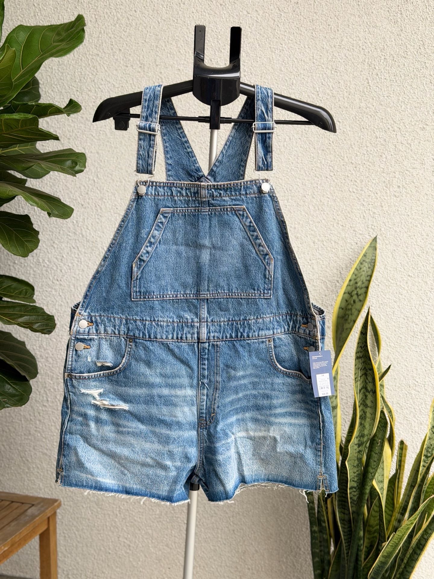 Universal Thread Women's Denim Overall Shorts Size 14 2