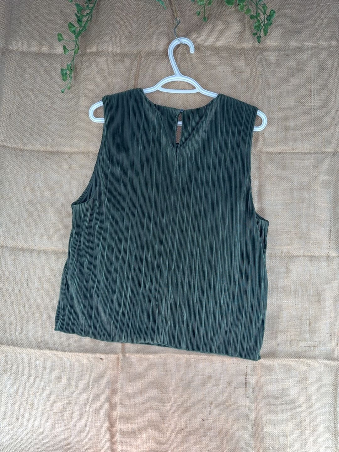 J.Crew Women's Pleated Sleeveless Shell Top Dark Green Size XL 7
