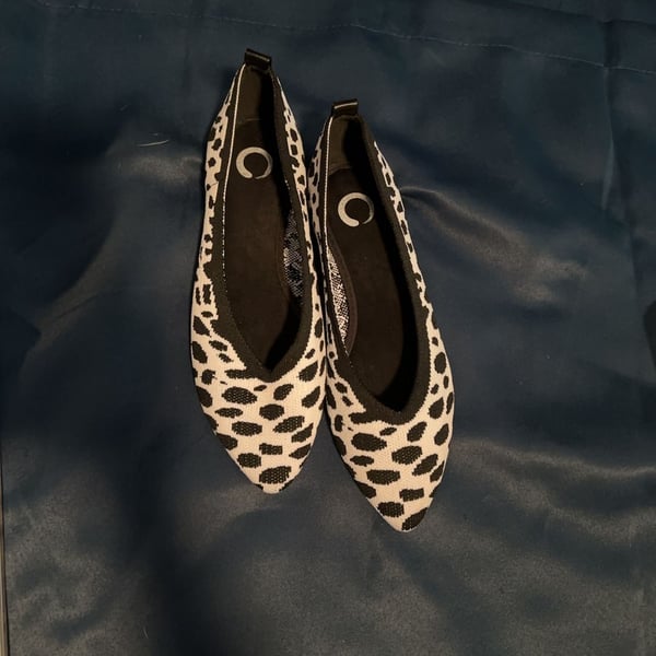 Journee Collection Pointed Toe Knit Ballet Flats Black White Animal Print Size 7