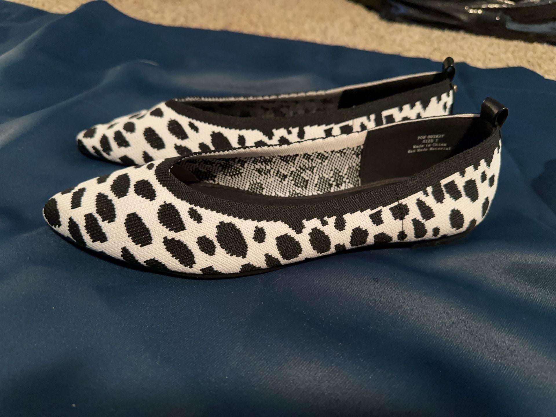 Journee Collection Pointed Toe Knit Ballet Flats Black White Animal Print Size 7 2