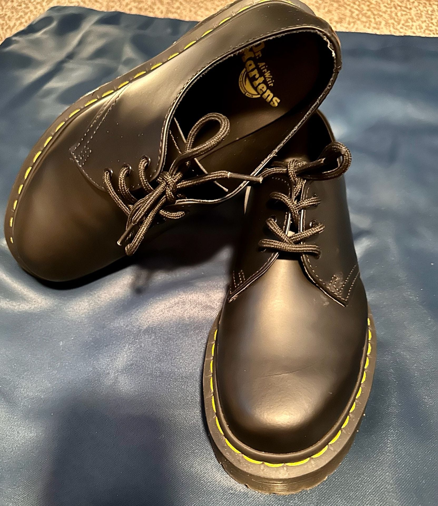 DOC MARTINS
Brand new great condition 3