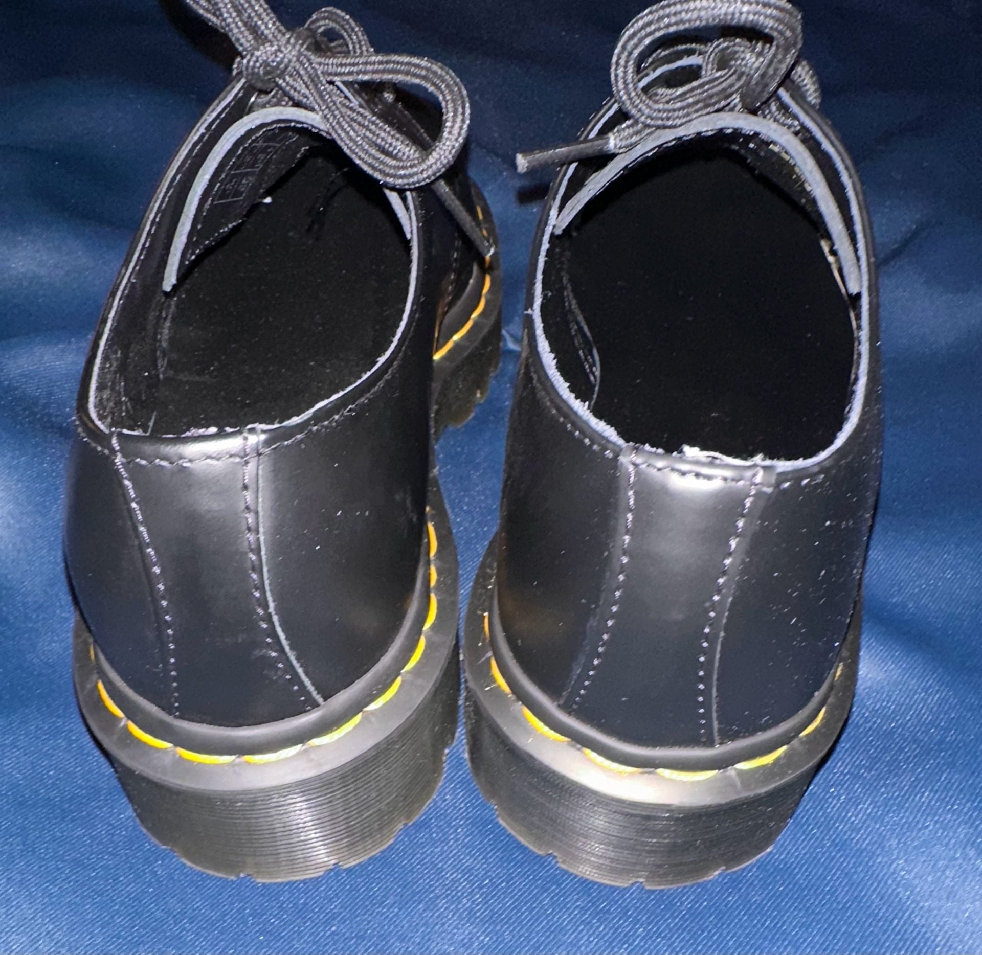DOC MARTINS
Brand new great condition 4