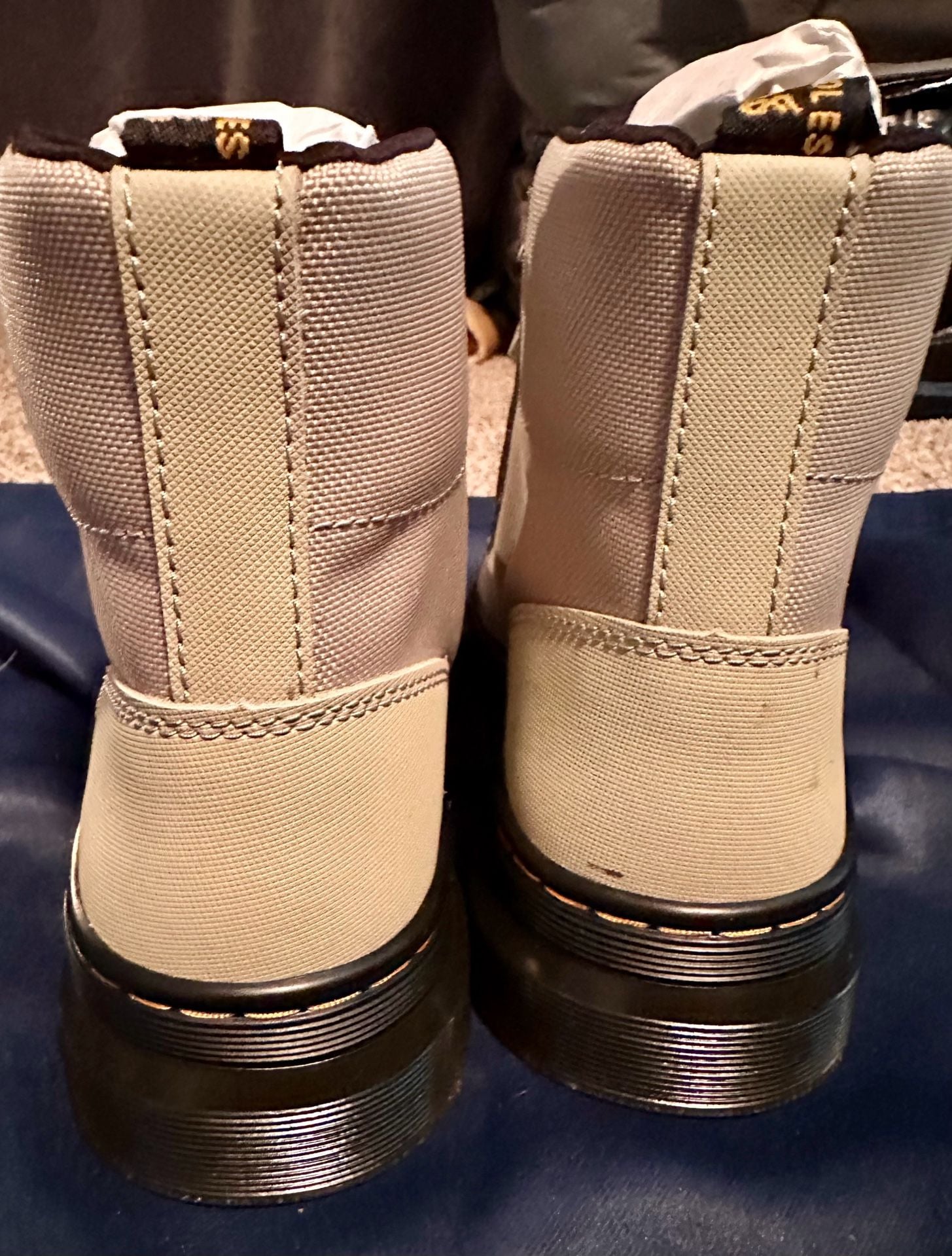 Dr. Martens COMBS W STONE color material canvas like extra tough 5