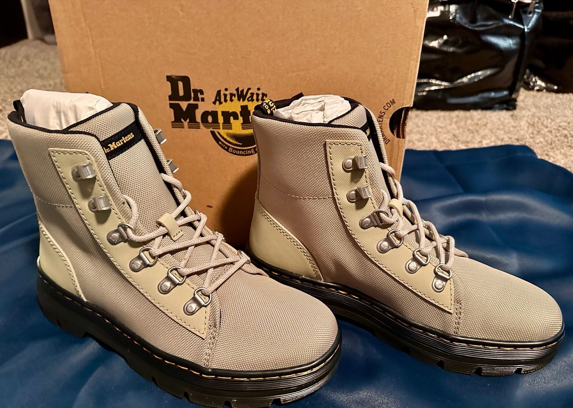 Dr. Martens COMBS W STONE color material canvas like extra tough 6