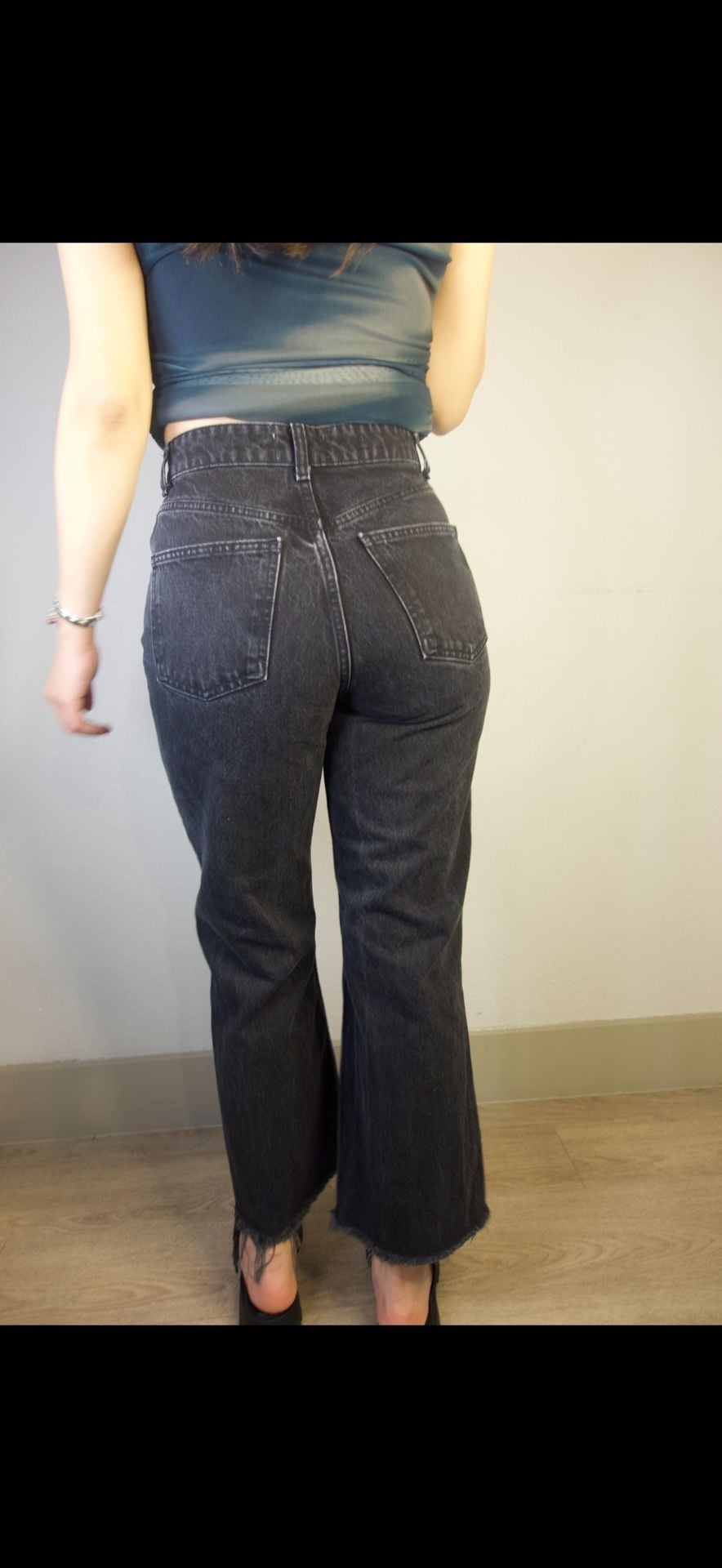 Zara High-Rise Distressed Raw Hem Jeans Black Size USA 6 3