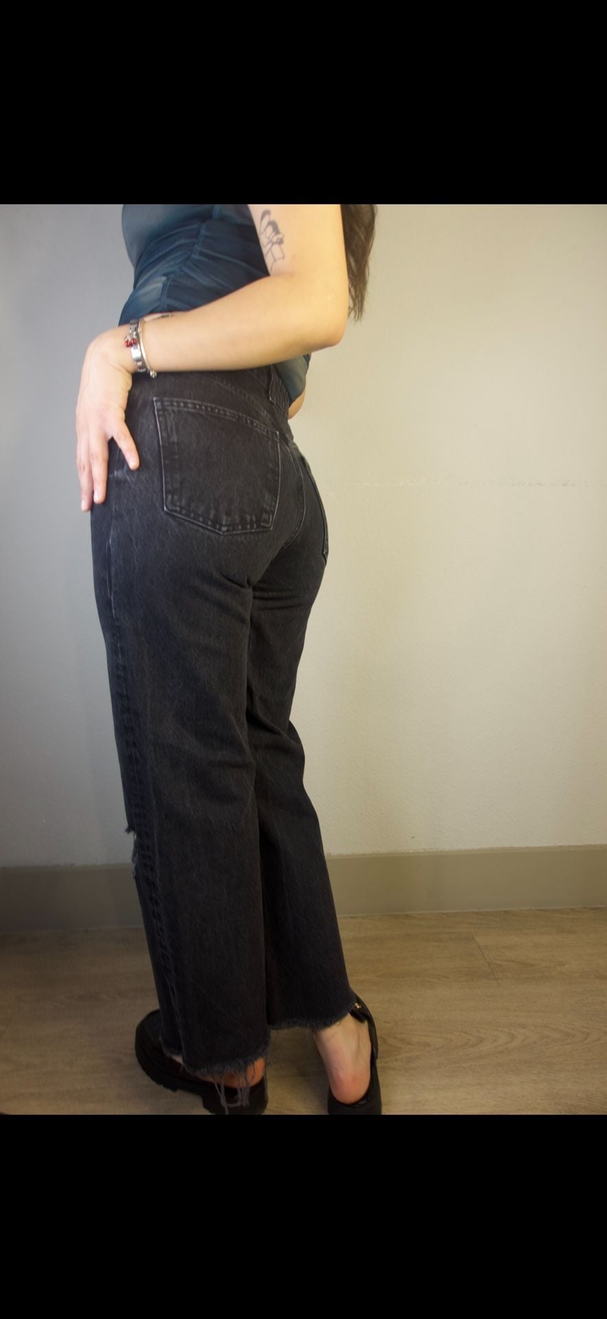 Zara High-Rise Distressed Raw Hem Jeans Black Size USA 6 4