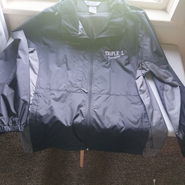 Columbia Sportswear Company Men's XL Embroidered Windbreaker Jacket