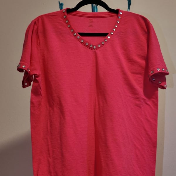 Faded Glory Pink Studded V-Neck Short Sleeve Tee M