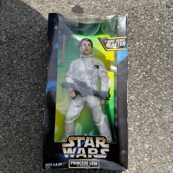 1998 Kenner Star Wars 12 Inch Princess Leia In Hoth Gear Action Figure