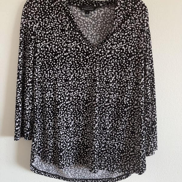 41 Hawthorn Black and White  V-Neck Blouse 3/4 sleeve  Size S