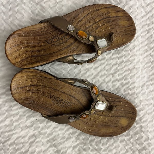 Vionic Orthoheel Technology Embellished Thong Sandals Brown