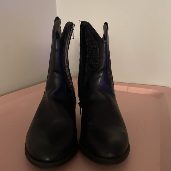 Madden NYC Black Glitter Western Ankle Boots. Kids size 3