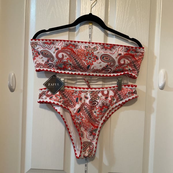 Zaful Paisley Print Scalloped Trim Bikini Set Size L