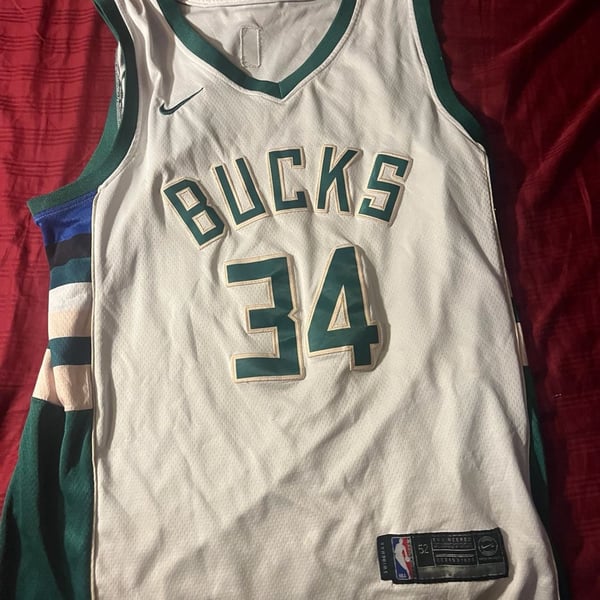 Nike Milwaukee Bucks Giannis Antetokounmpo 34 Swingman Jersey Size 52