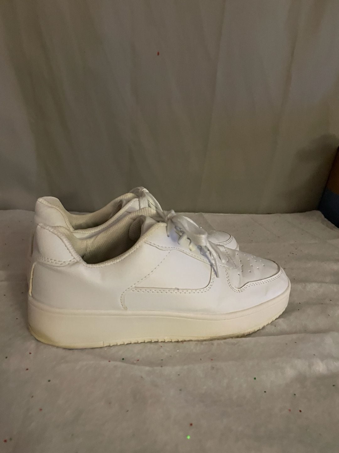 No Boundaries White Platform Low Top Sneakers 4