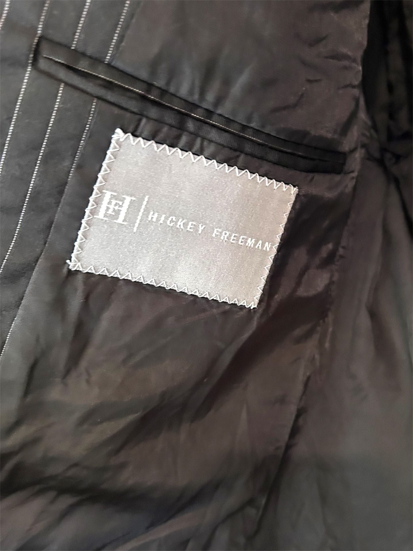 Hickey Freeman 100% Worsted Wool Pinstripe Suit 38 SHT 9