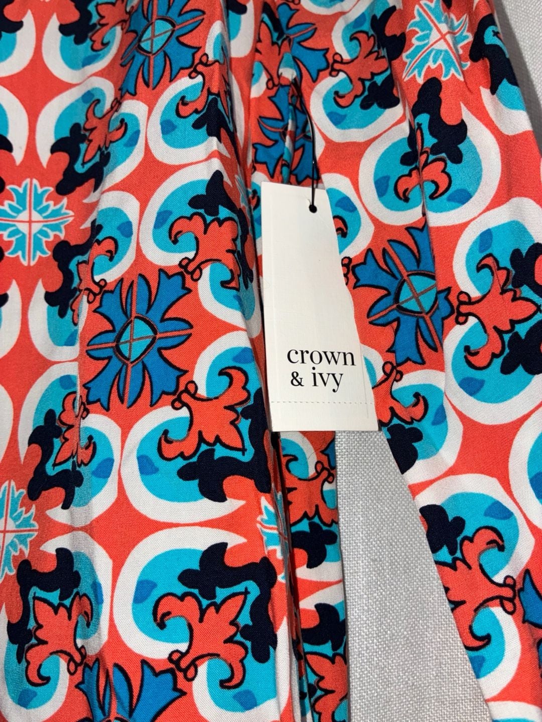Crown & Ivy Printed Split Neck Blouse Size XS 3
