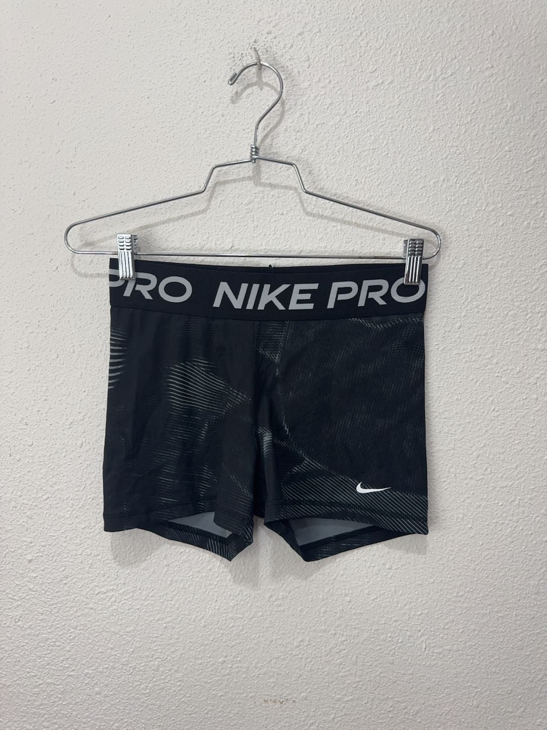 Nike Pro Dri-FIT Compression Shorts Black/Grey Patterned Women's Size M. 2