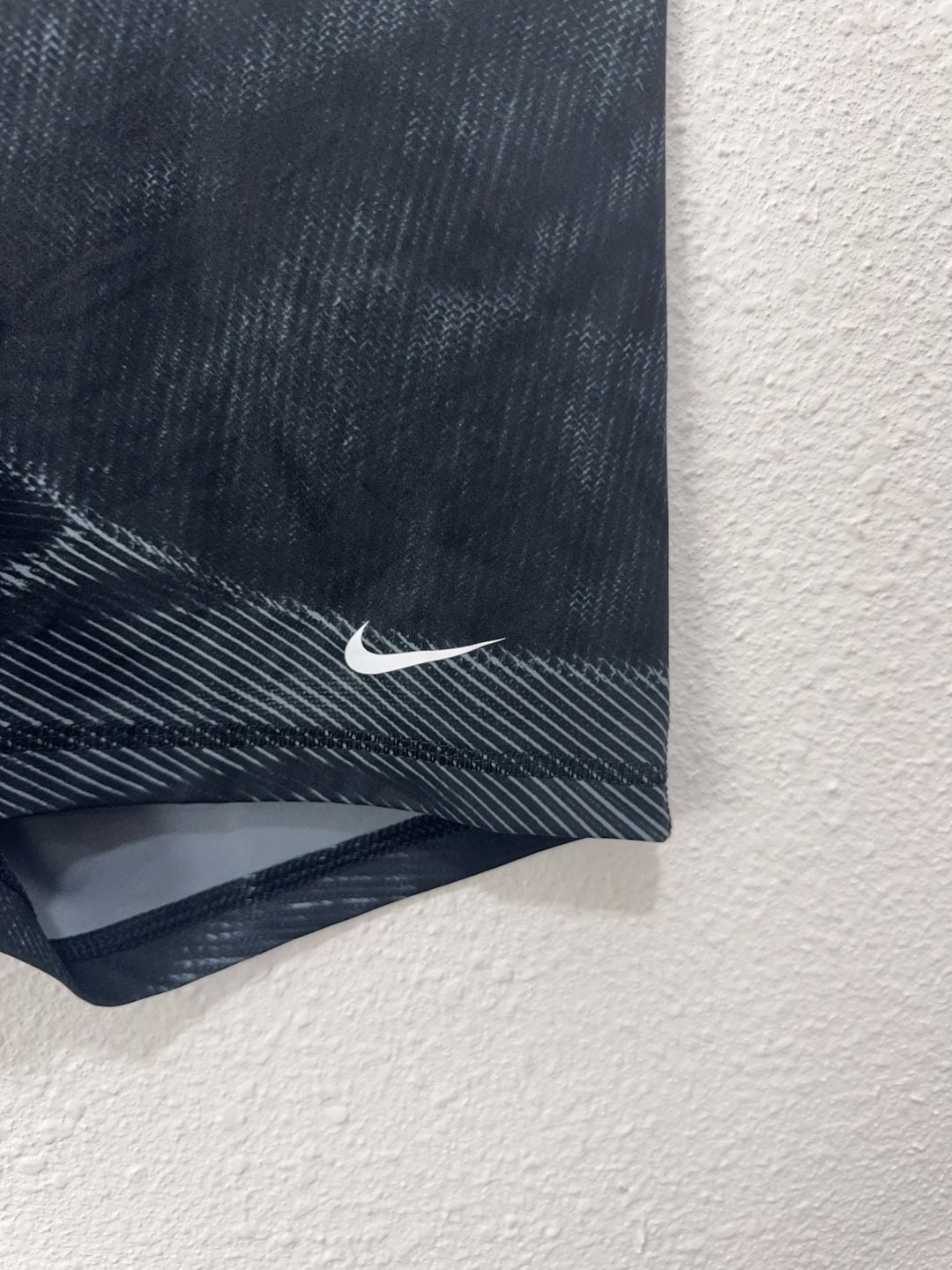 Nike Pro Dri-FIT Compression Shorts Black/Grey Patterned Women's Size M. 3