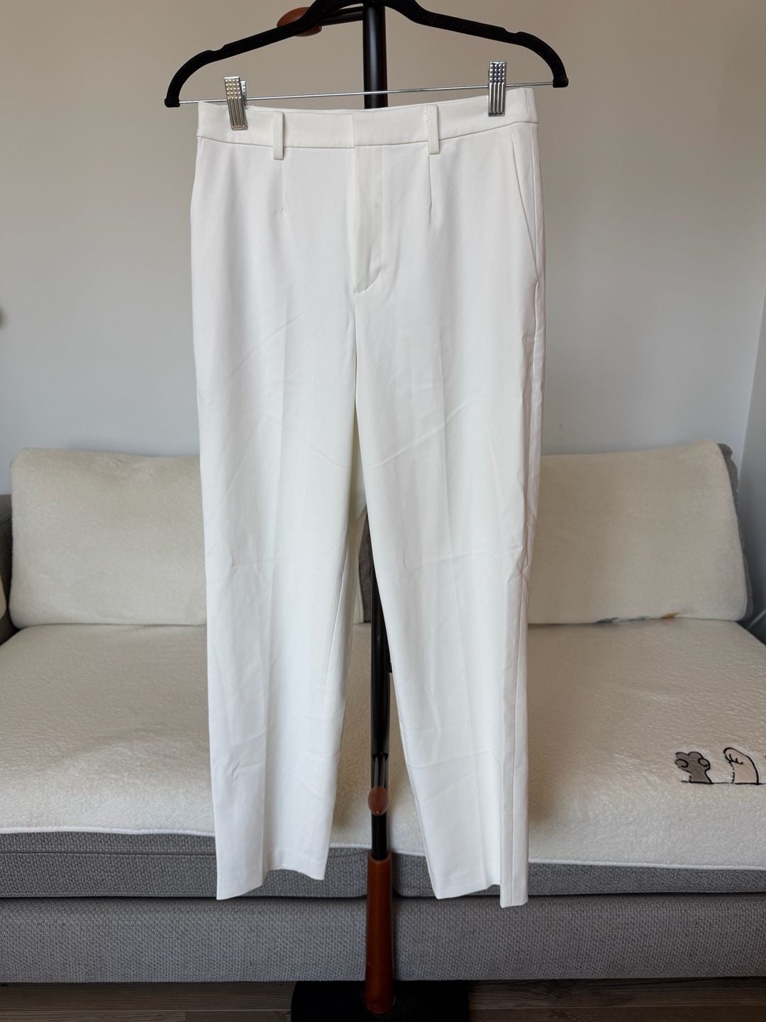 UNIQLO White Slim Wild Leg Pants Women’s Size S
Office Trousers 2
