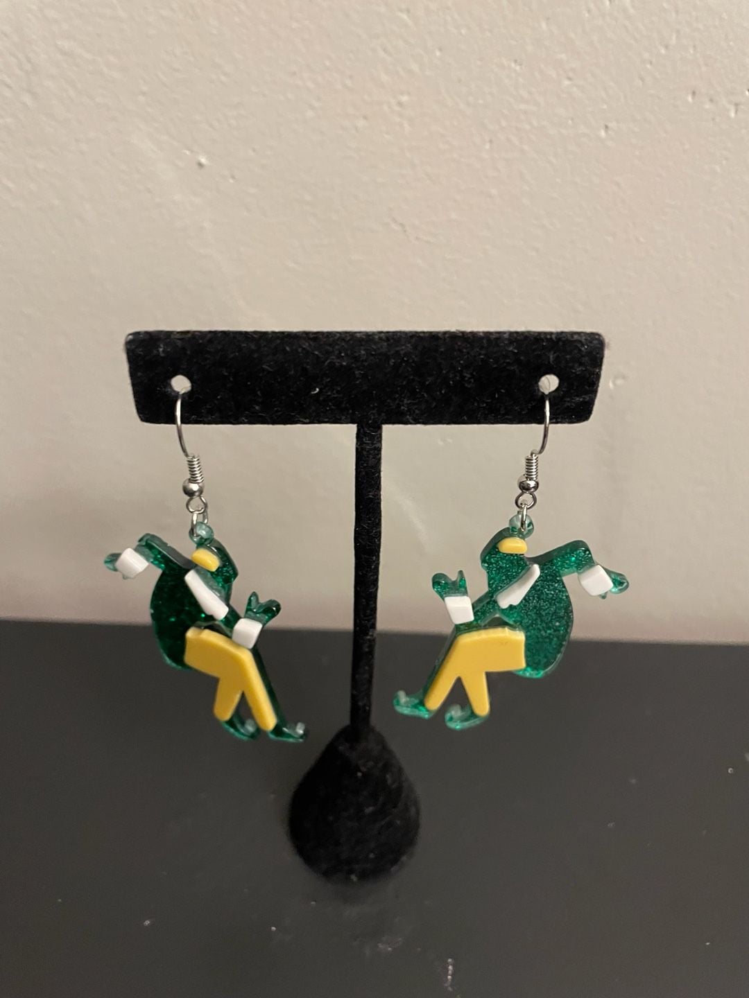 Glitter Green Elf Christmas Dangle Earrings 1