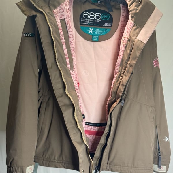 686 x Hello Kitty Times Line Women's Snowboard Jacket Size M