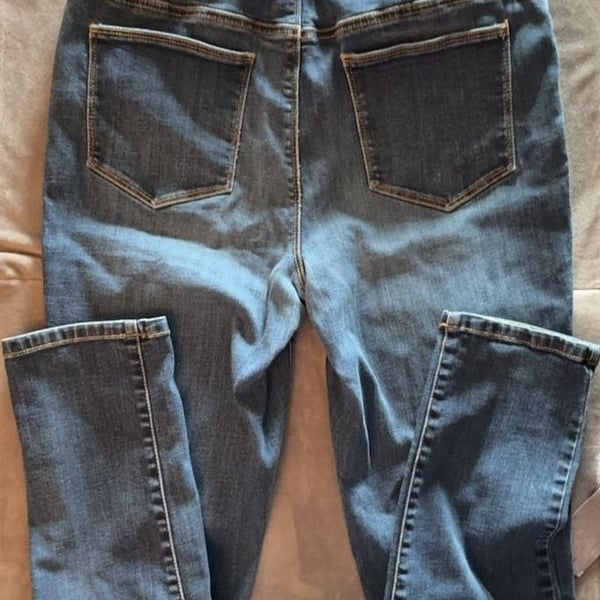 Chico's The Platinum Legging Jeans Size 1