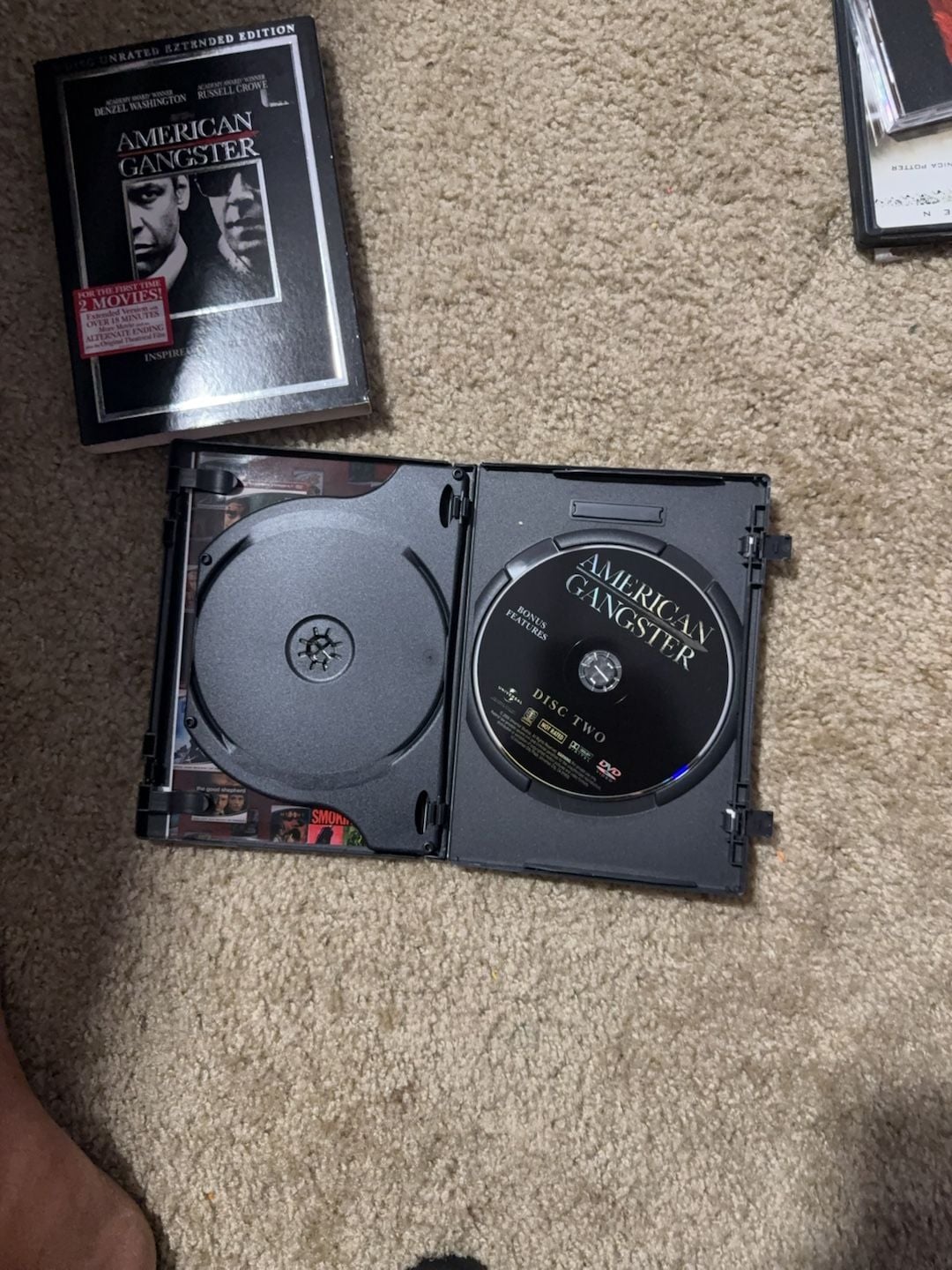 American Gangster Blu-ray, R-rated and Unrated Versions 4