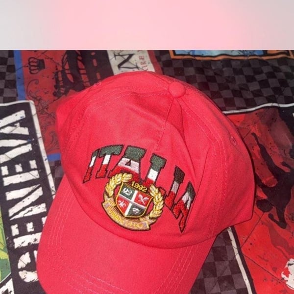 Vintage 1992 Italy Tennis Club Embroidered Red Baseball Cap
