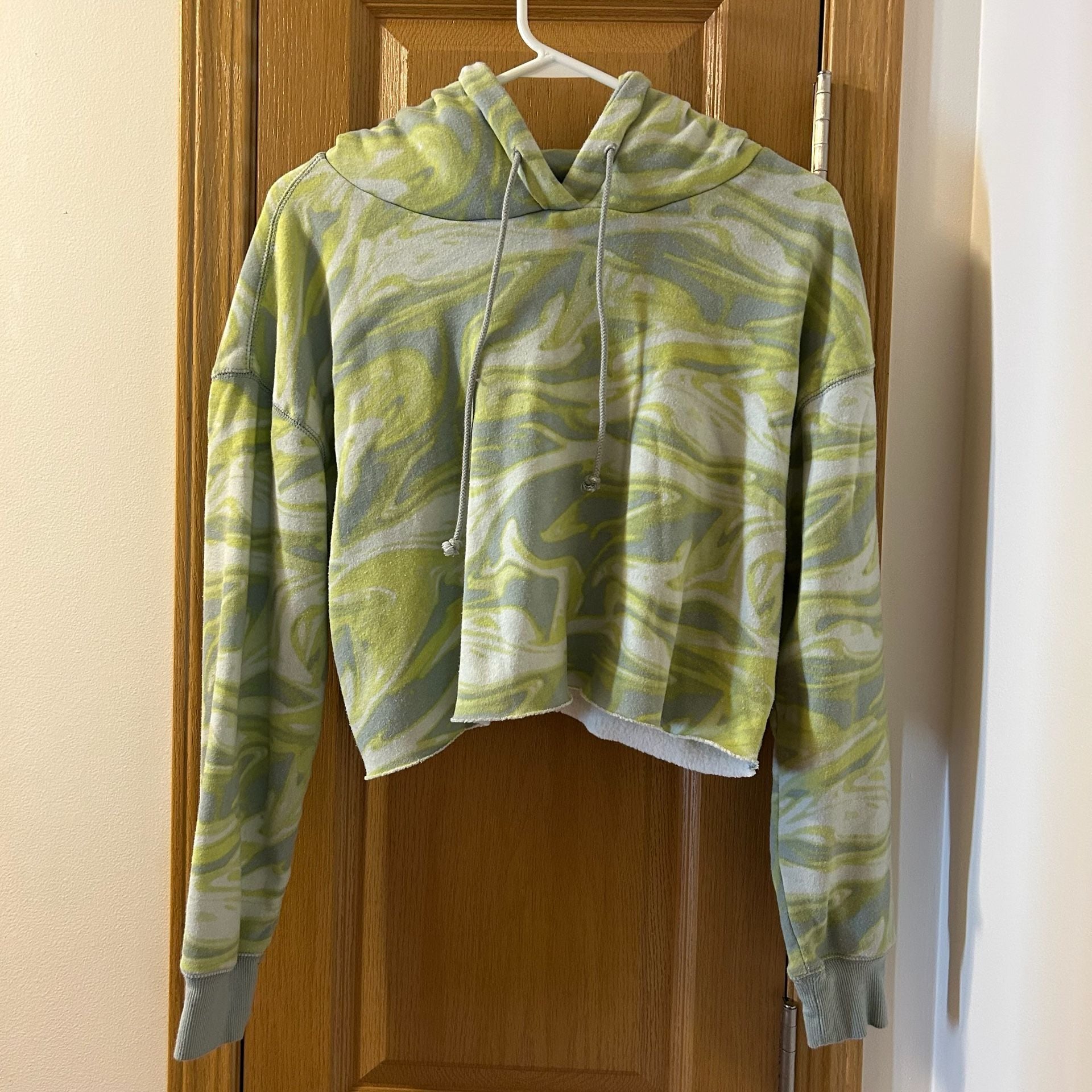Wild Fable Green Swirl Print Cropped Hoodie 2