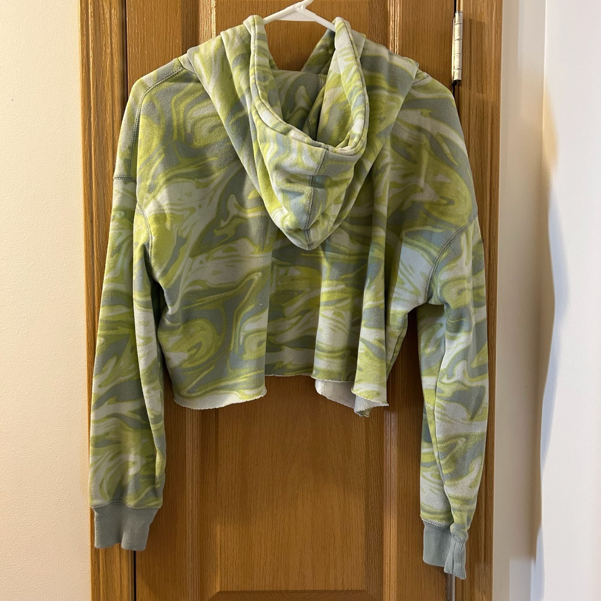 Wild Fable Green Swirl Print Cropped Hoodie 3