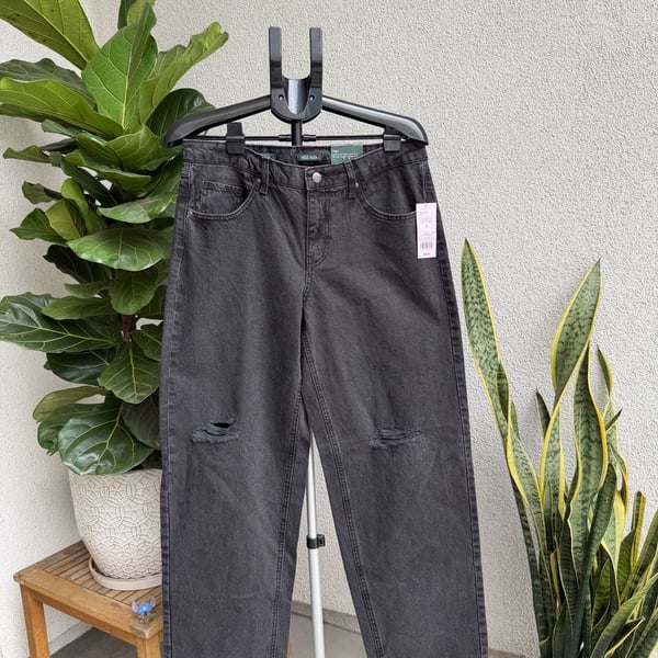 Wild Fable Mid-Rise 90s Relaxed Straight Jeans Size 8