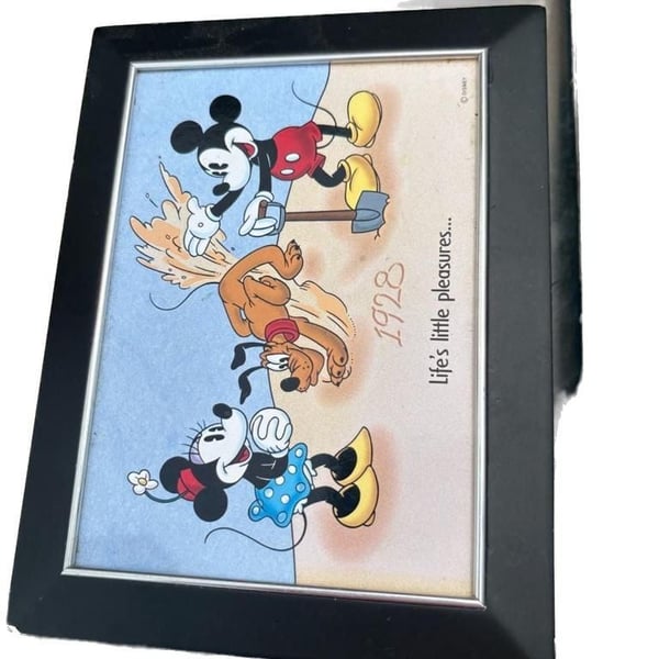Vintage 2001 Disney Hallmark Keepsake Memory Box